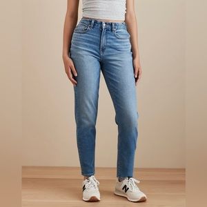 American Eagle Stretch Mom Jean Medium Wash Casual